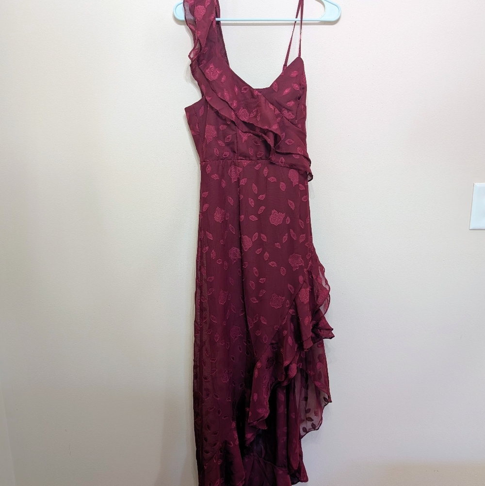 Elegant Burgundy Spaghetti Strap Dress